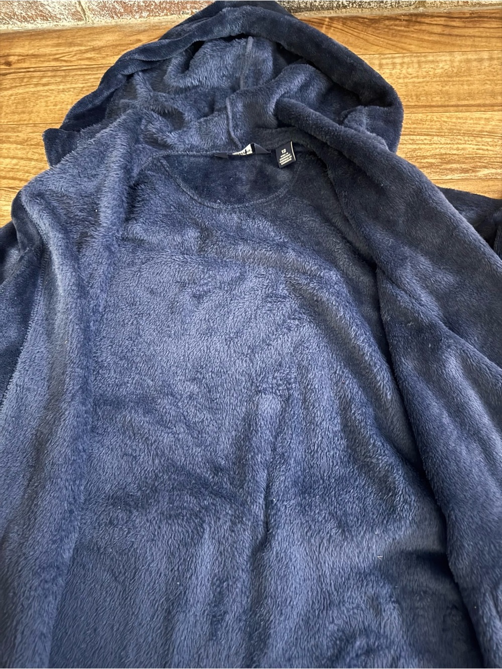 Lands’ End Kids Navy Plush Hooded Fleece Robe Size 12 - Picture 8 of 10